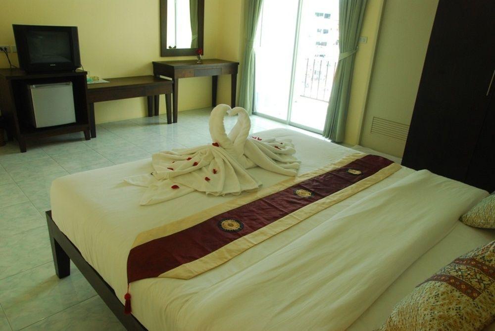 Patong Palm Guesthouse Exterior photo